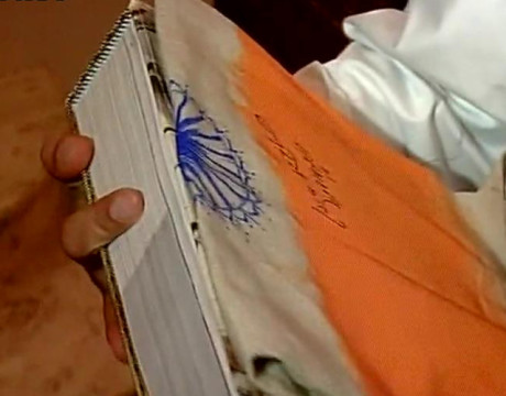 modi-signed-indian-flag